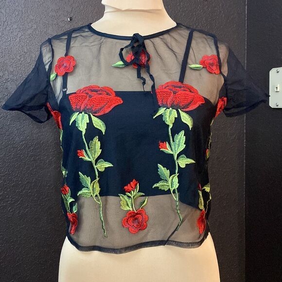 Forever 21 black and red Contemporary Embroidered Rose Floral Mesh Crop Blouse - Picture 4 of 8